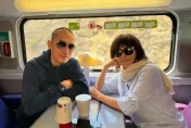 曬素顏登山照！58歲劉嘉玲啖美食嗨喊快樂　網揪「1亮點」驚呼：在台灣