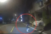 影/失聯移工深夜見巡警心虛狂奔　熱心民眾及時阻擋警壓制逮人
