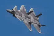 劍指印度？傳陸在西藏邊界祕密部署「6架殲20」　戰機列隊衛星照曝光