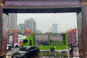 影/新莊地藏庵遶境2天！信眾沿路擺6部「限量超跑」　總價嚇死人