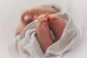 爸爸姓「死」寶寶起名難倒眾人　親媽拋這2字神轉折引網友大讚