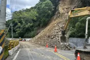 影/奧萬大道路崩坍緊急休園3天　八通關越道東埔段土石掩埋交通中斷