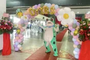 他「穿青蛙裝」衝女兒畢業典禮！背後原因藏洋蔥　網讚：這老爸好棒