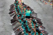 影/南北大比拚！「水上F1」廣東龍舟競速甩尾　網笑：北方人不擅水戰