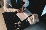 最會賺錢「6星座」！獅子在商場大放異彩　巨蟹對錢有強烈本能