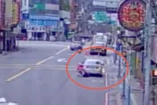 影/撞擊瞬間！新北女BMW違停擊落機車　女騎士臉部表情超有戲