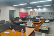 深圳老牌地產公司出事！3小時裁光所有人　員工「看門口公告」才知失業了