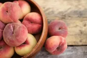 想吃水蜜桃卻怕麻煩？農糧署分享「2步驟」10秒去籽術