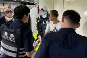 快訊/捷運府中站男車廂內磨「30公分銼刀」！ 5警衝月台壓制畫面曝