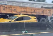 快訊/國2南桃園段4車連撞！小黃被擠成夾心餅乾　砂石車折成「ㄑ字型」