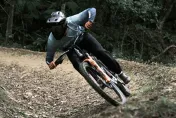車神江勝山打造舞台！阿丹盃22日登場　柯有倫暖身撞樹差點滑下山
