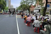 影/青鳥重返立院行動第2天　塑膠椅沒排滿人比昨天還少