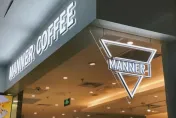 影/掌摑顧客、潑咖啡粉…陸咖啡店員工連續遭曝動粗　網批：慣老闆逼的