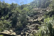 影/嘉義梅山鄉獅頭崁崩塌！巨大落石不斷滑落　驚悚畫面曝光