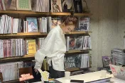 方宥心記者會上當眾寬衣解帶　露出肚皮宣布「第一個小孩」報到！