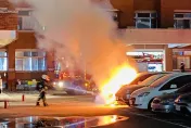快訊/彰化警局火燒車！偵防車停平面車位「莫名燒起來」　熊熊烈焰狂竄畫面曝