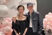 蕭敬騰赴陸包下大樓螢幕放閃！甜喊「永遠在一起」　羞曝老婆Summer暱稱