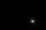 影/外星人宇宙戰艦襲台前兆？台東夜空驚見「不明飛行物」　排列組合移動