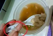 快訊/基隆天一香又出包！肉羹湯吃出塑膠條狀物　業者淚崩：還在查原因