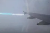 閃電直擊機翼！英國航空班機降落時遇雷擊　乘客目睹嚇瘋