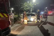快訊/這下玄了！高雄自小客自撞分隔島　警消到場「駕駛離奇消失」