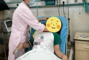 媽教孩暑假作業「氣出雞爪手」進急診！抓醫崩潰喊：我不行了
