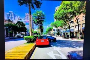 快訊/新竹3車連環撞！機車炸爛一片狼藉　女騎士噴飛多處骨折