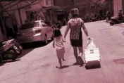 新竹狠母逼女兒「赤腳中午走柏油路」！　社工陪就醫「目前已安置」全案調查中