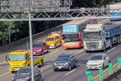 快訊/紫爆了！國1北向27k三重段「轎車、小黃追撞」　上班請注意