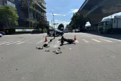 砂石車女駕駛疑闖紅燈！26歲騎士瞬間噴飛　命危送醫搶救