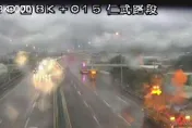 快訊/假日不平靜！國10仁武段「恐怖火燒車」　駕駛跳車急逃命