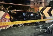 快訊/高雄凌晨轎車高速自撞號誌桿　2人重傷「越女不治」