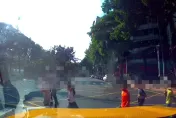 影/台北4娃突衝出馬路！運將按喇叭「不要跑」被嗆：叭什麼東西啦