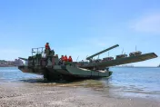 強化淡水河防拱衛中樞　漢光40號首日工兵演練阻絕設置