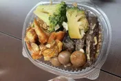 墾丁搬來的？屏東縣民公園滷味「4樣280元」　業者：泡麵、米血比較重