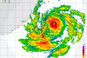 凱米出現「雙眼牆」特徵！核心直撞「宜蘭、花蓮」防超大豪雨