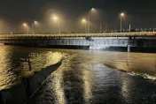 強颱凱米豪雨狂炸宜蘭！水位達3級警報　蘭陽大橋恐封橋
