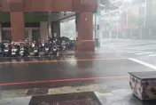 莫拉克等級雨彈狂砸！中南部陷入「山海關」　鄭明典：外圍環流+季風所致