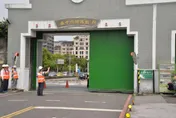 北市車主快移車！晚間8時疏散門「只出不進」　凌晨0時拖吊