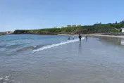 快訊/澎湖夢幻沙灘4人戲水「新北33歲男遭捲走」！生死不明搜救中
