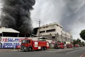 快訊/大發工業區「電路板工廠大火」爆炸聲頻傳　惡臭黑煙沖天