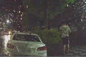害三重警遭撞死！喪屍煙彈未列毒品空窗期氾濫　藥頭當街吸嗨涕泗橫流還開車