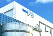 畢業季換「肝」？面板大廠傳8月大裁員　員工怒：同步招募新員工