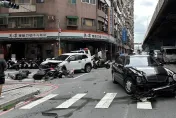 快訊/撞擊瞬間曝！新北三重休旅車衝撞賓士　3機車遭波及8人受傷送醫