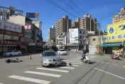 影/最美風景曝光！女騎士擦撞轎車卡輪下拖行10米　逾10民眾合力抬車救人