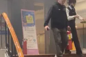 快訊/歌唱一半冒黑煙！錢櫃板橋店維修電梯「機油突冒煙」　意外觸發煙霧偵測器