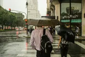 豪雨狂炸北台灣！北市5校明天停班停課或遠距