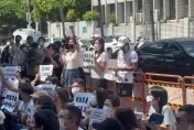 快訊/小草包圍北檢！100人坐地怒吼　抗議「綠色恐怖，司法不公」