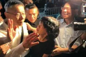 快訊/柯文哲面色凝重步出法院大門　陳佩琪淚流滿面擁抱丈夫