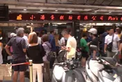 影/只賣鳳凰酥！「小潘」今8點營業人龍排200米　饕客：4點就來